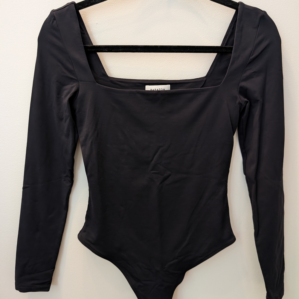 Aritzia Babaton Contour Squareneck Long Sleeve Bodysuit